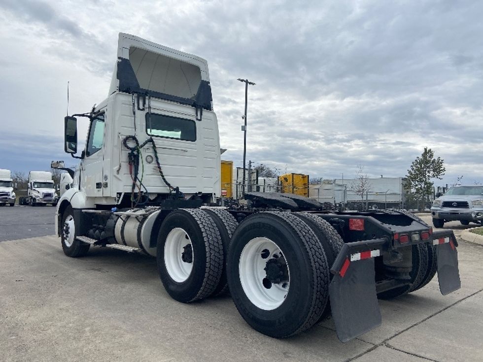 Day Cab Tractor-Heavy Duty Tractors-Volvo-2019-VNL64T300-San Antonio-TX-298,878\n\t\tmiles-$ 48,750 - Image 5