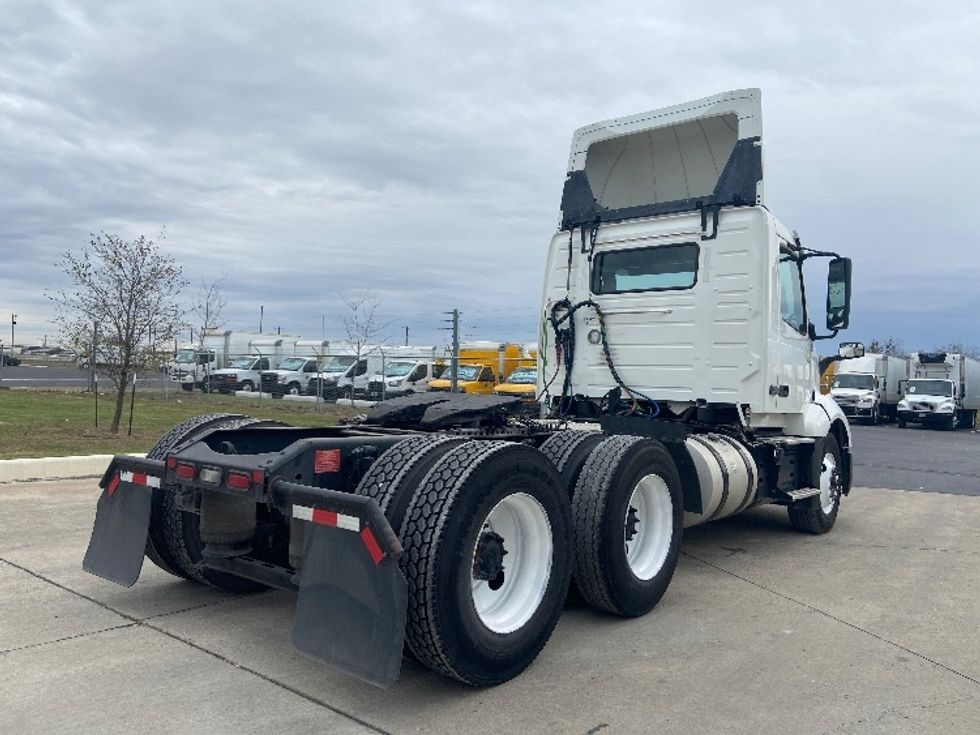 Day Cab Tractor-Heavy Duty Tractors-Volvo-2019-VNL64T300-San Antonio-TX-298,878\n\t\tmiles-$ 48,750 - Image 7