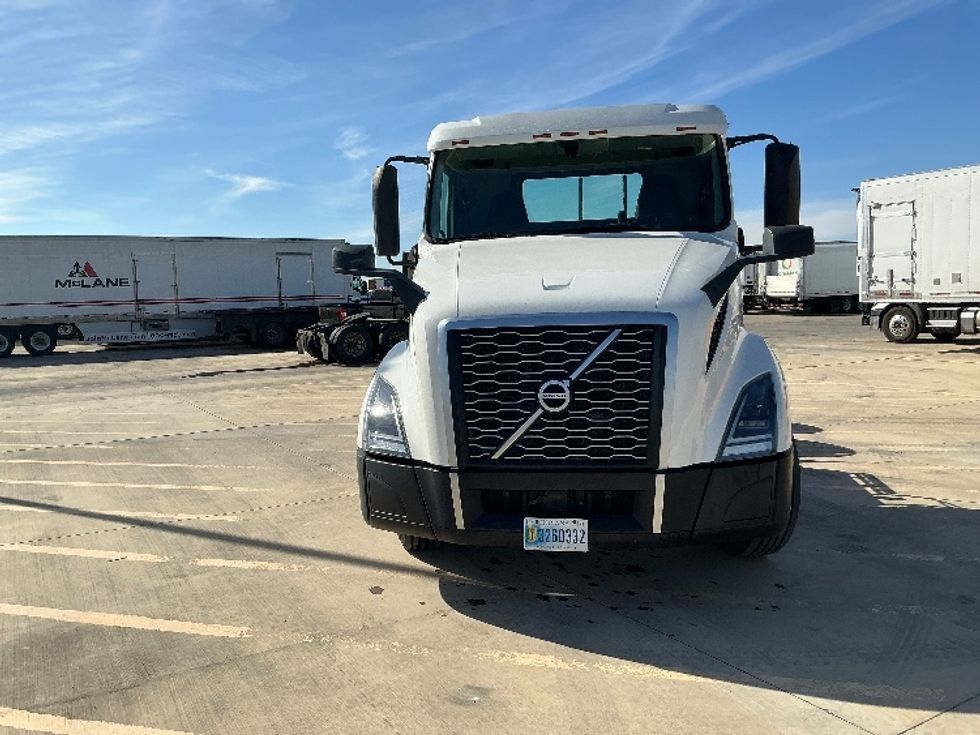 Day Cab Tractor-Heavy Duty Tractors-Volvo-2019-VNL64T300-San Antonio-TX-322,092\n\t\tmiles-$ 53,500 - Image 2