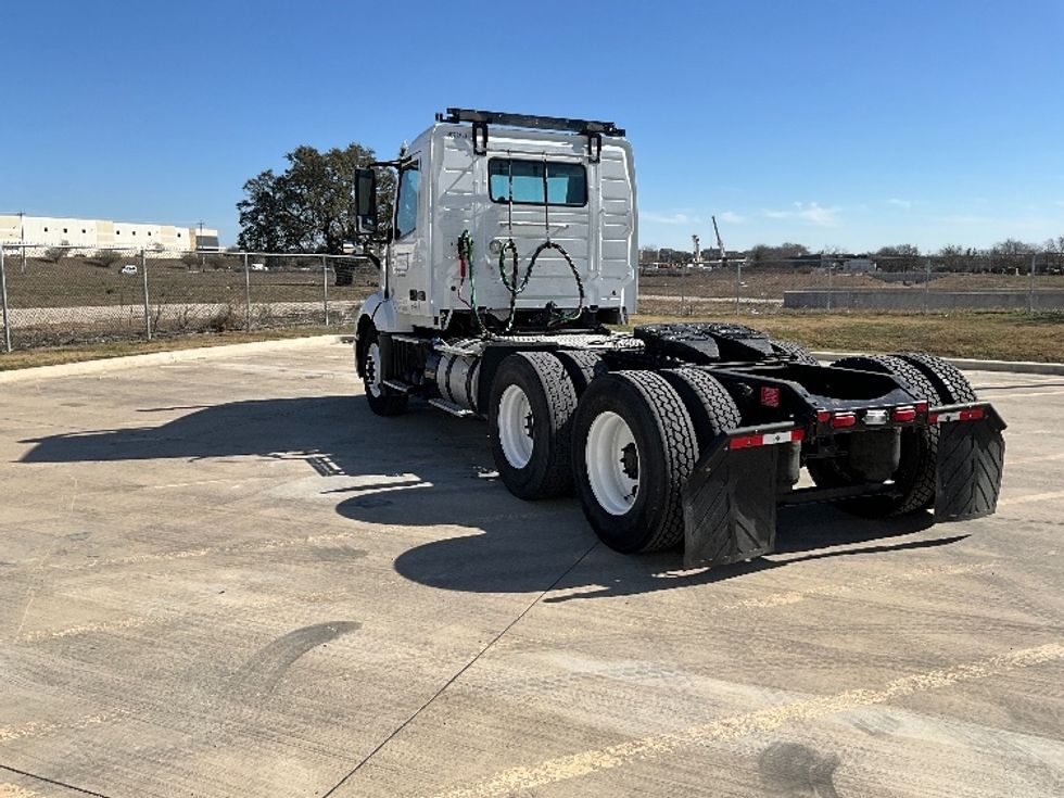 Day Cab Tractor-Heavy Duty Tractors-Volvo-2019-VNL64T300-San Antonio-TX-322,092\n\t\tmiles-$ 53,500 - Image 5