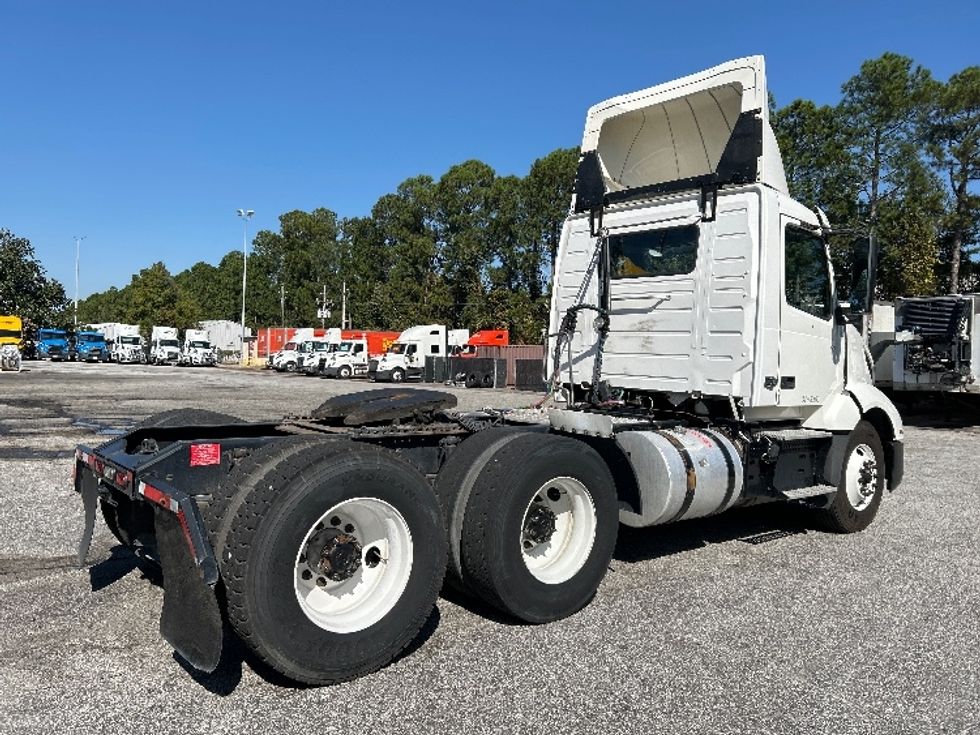 Day Cab Tractor-Heavy Duty Tractors-Volvo-2019-VNL64T300-Spartanburg-SC-479,748\n\t\tmiles-$ 38,250 - Image 7