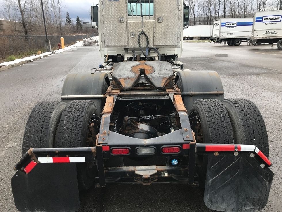 Day Cab Tractor-Heavy Duty Tractors-Volvo-2019-VNL64T300-Ste-Foy-PQ-399,668\n\t\tkm-$ 67,250 - Image 6