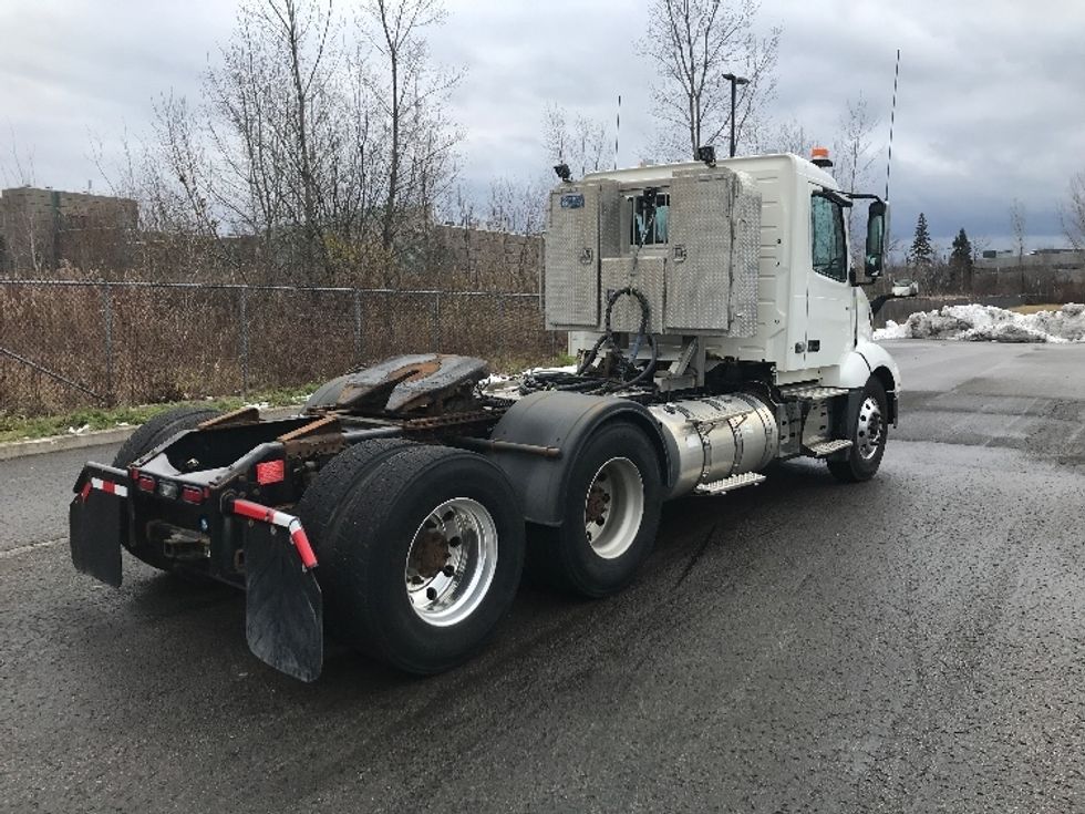 Day Cab Tractor-Heavy Duty Tractors-Volvo-2019-VNL64T300-Ste-Foy-PQ-399,668\n\t\tkm-$ 67,250 - Image 7