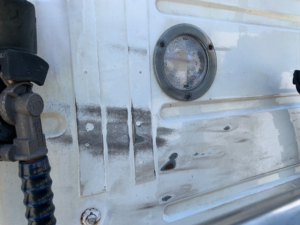 Day Cab Tractor-Heavy Duty Tractors-Volvo-2019-VNL64T300-Tampa-FL-414,108\n\t\tmiles-$ 45,250 - Image 20