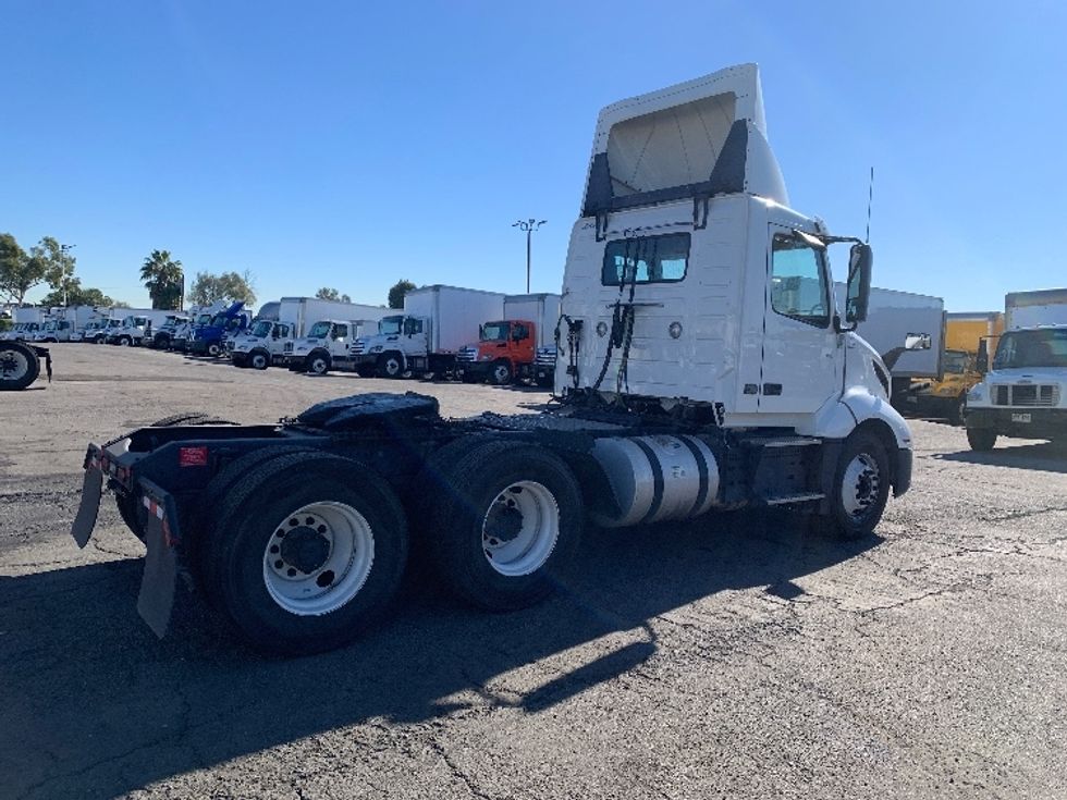 Day Cab Tractor-Heavy Duty Tractors-Volvo-2019-VNL64T300-Torrance-CA-101,504\n\t\tmiles-$ 45,250 - Image 7