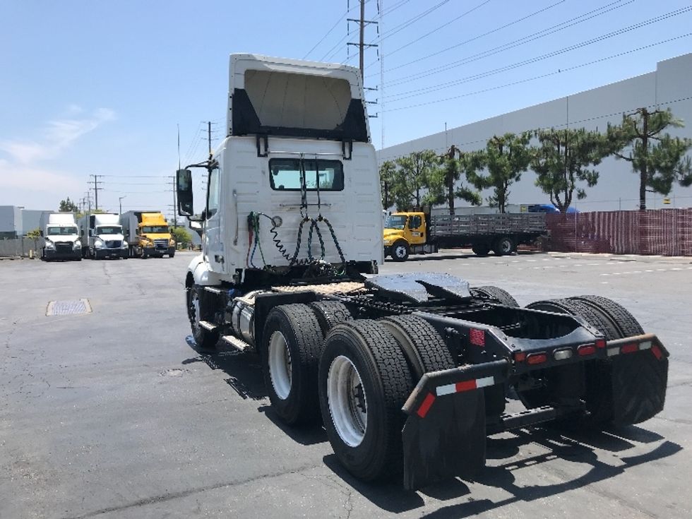 Day Cab Tractor-Heavy Duty Tractors-Volvo-2019-VNL64T300-Torrance-CA-199,212\n\t\tmiles-$ 57,750 - Image 5