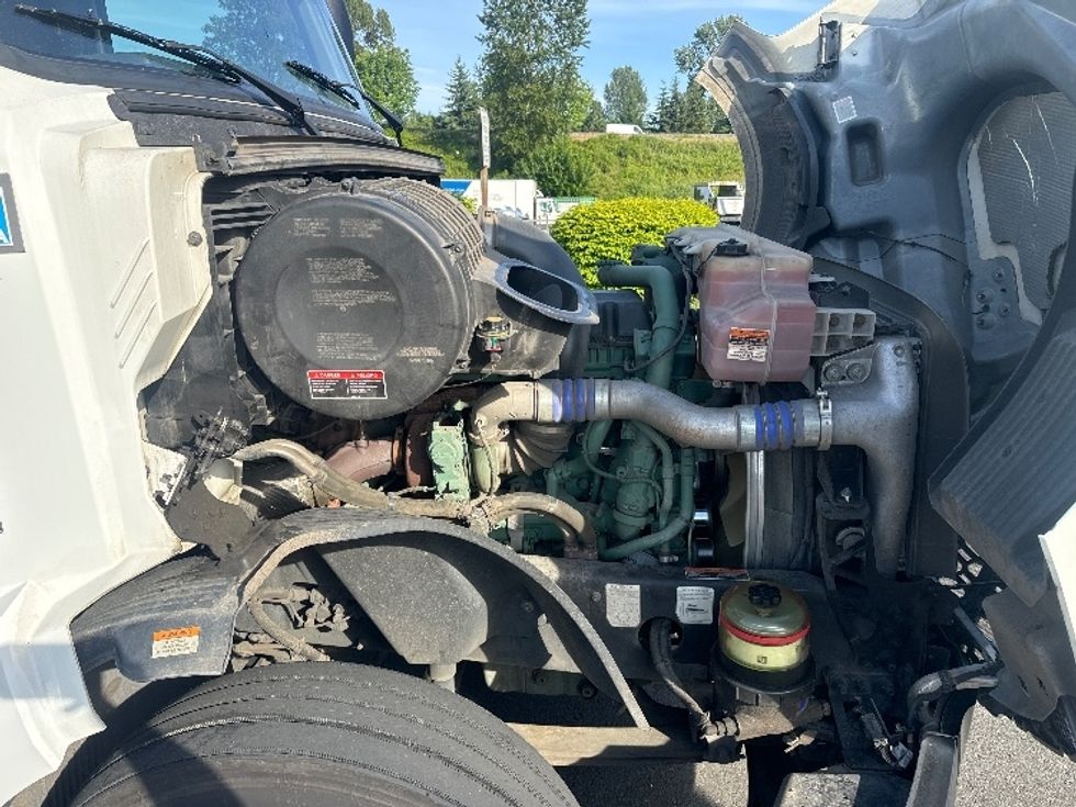 Day Cab Tractor-Heavy Duty Tractors-Volvo-2019-VNL64T300-Tukwila-WA-143,145\n\t\tmiles-$ 60,750 - Image 15