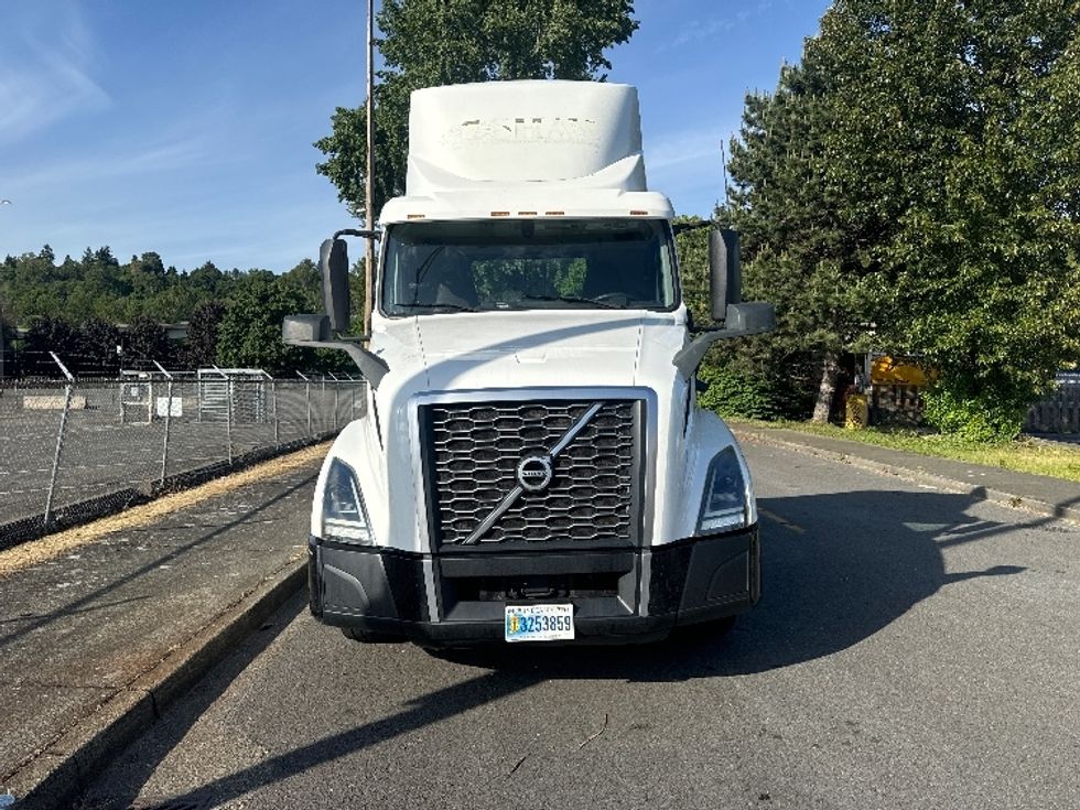 Day Cab Tractor-Heavy Duty Tractors-Volvo-2019-VNL64T300-Tukwila-WA-143,145\n\t\tmiles-$ 60,750 - Image 2