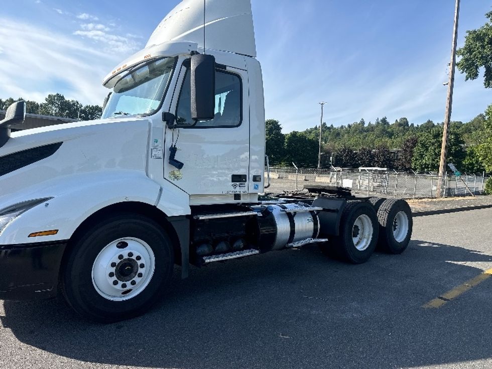 Day Cab Tractor-Heavy Duty Tractors-Volvo-2019-VNL64T300-Tukwila-WA-143,145\n\t\tmiles-$ 60,750 - Image 4