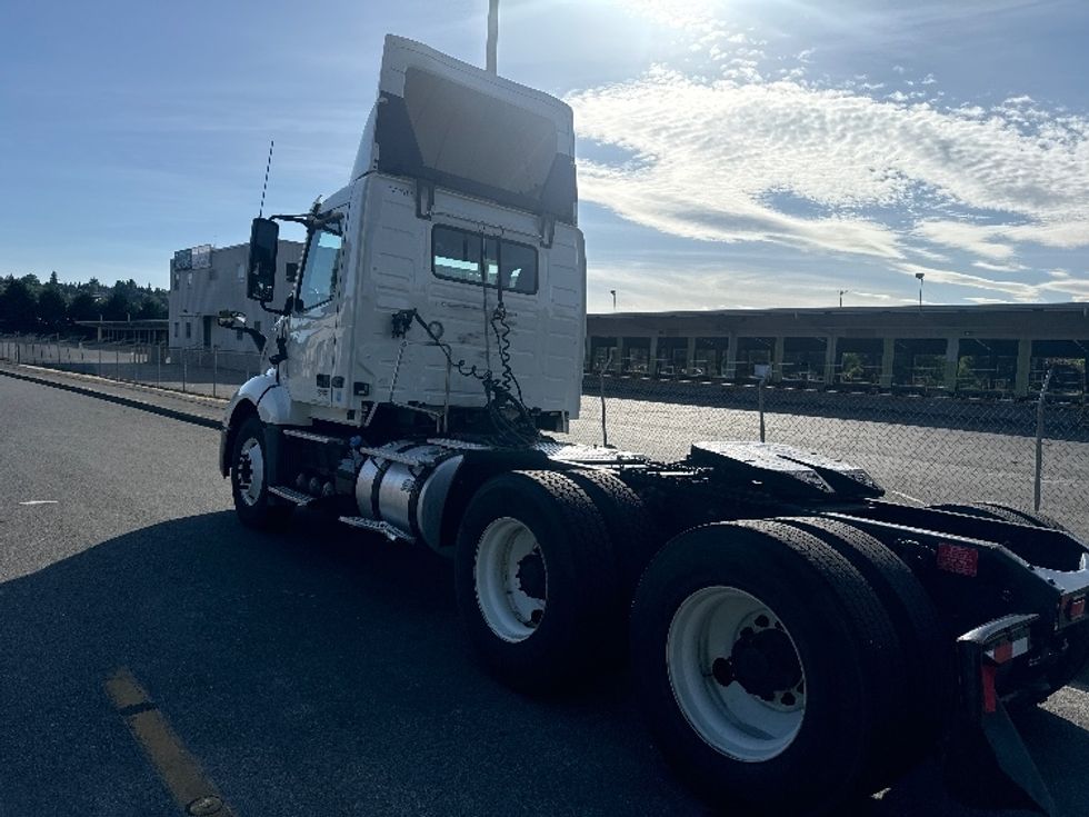 Day Cab Tractor-Heavy Duty Tractors-Volvo-2019-VNL64T300-Tukwila-WA-143,145\n\t\tmiles-$ 60,750 - Image 5