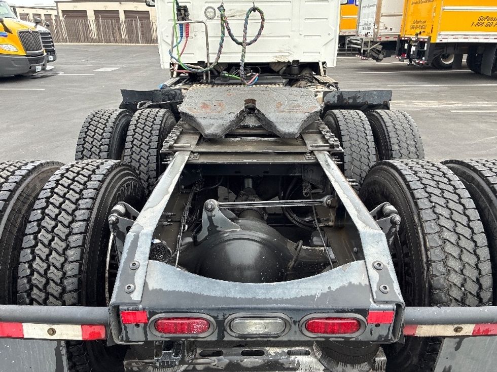 Day Cab Tractor-Heavy Duty Tractors-Volvo-2019-VNL64T300-West Sacramento-CA-748,512\n\t\tmiles-$ 21,500 - Image 6