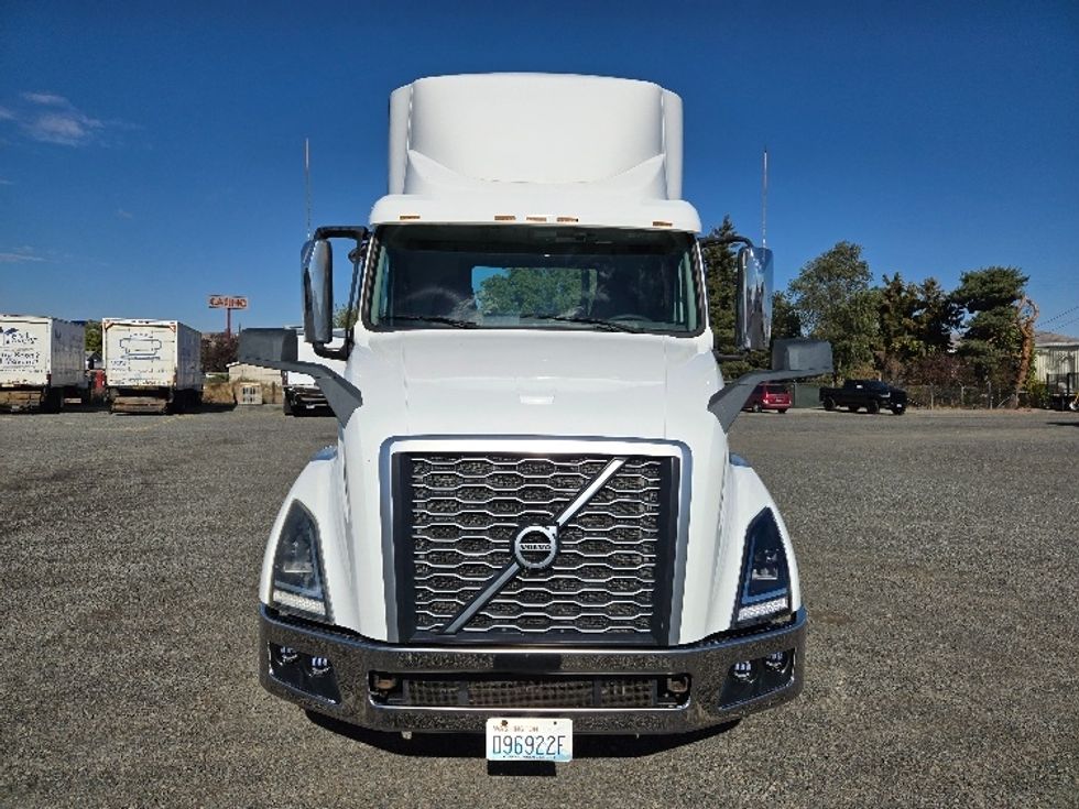 Day Cab Tractor-Heavy Duty Tractors-Volvo-2019-VNL64T300-Yakima-WA-277,951\n\t\tmiles-$ 51,000 - Image 2