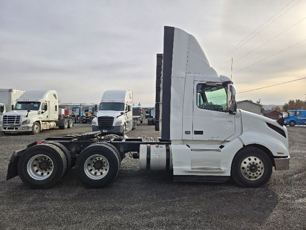 Day Cab Tractor-Heavy Duty Tractors-Volvo-2019-VNL64T300-Yakima-WA-277,951\n\t\tmiles-$ 51,000 - Image 7