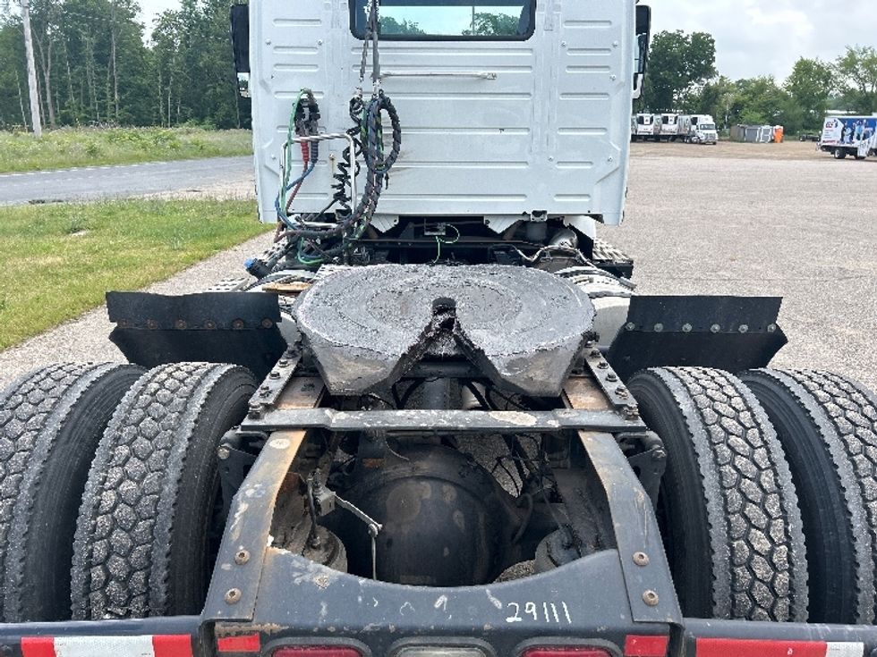 Day Cab Tractor-Heavy Duty Tractors-Volvo-2019-VNR42300-Kalamazoo-MI-249,839\n\t\tmiles-$ 28,750 - Image 6