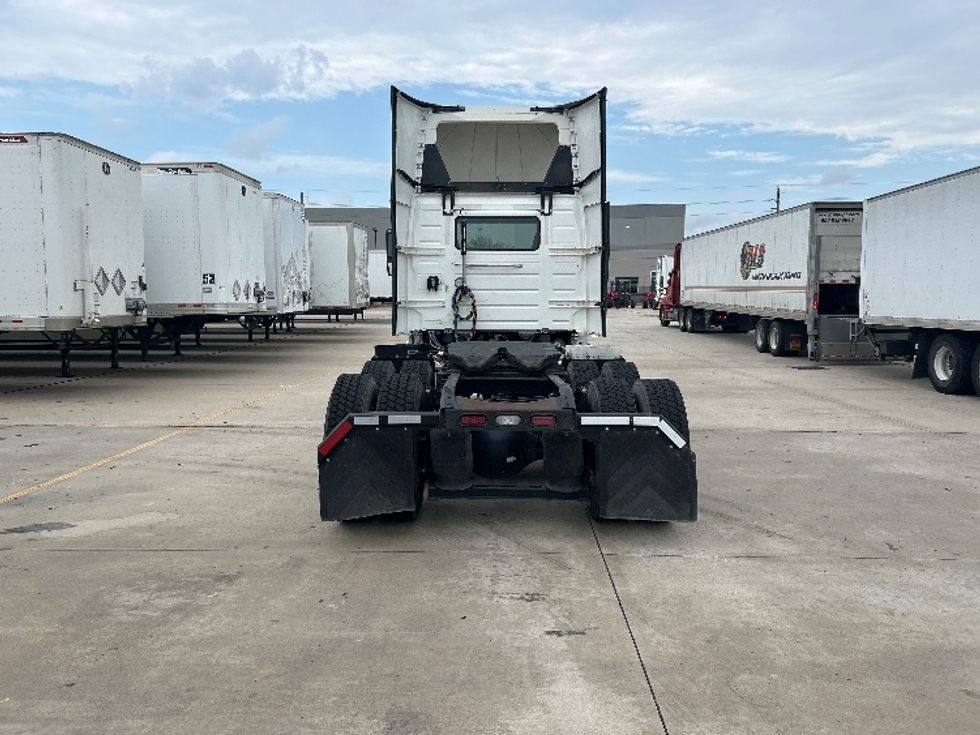 Day Cab Tractor-Heavy Duty Tractors-Volvo-2019-VNR64300-Houston-TX-559,097\n\t\tmiles-$ 30,500 - Image 6