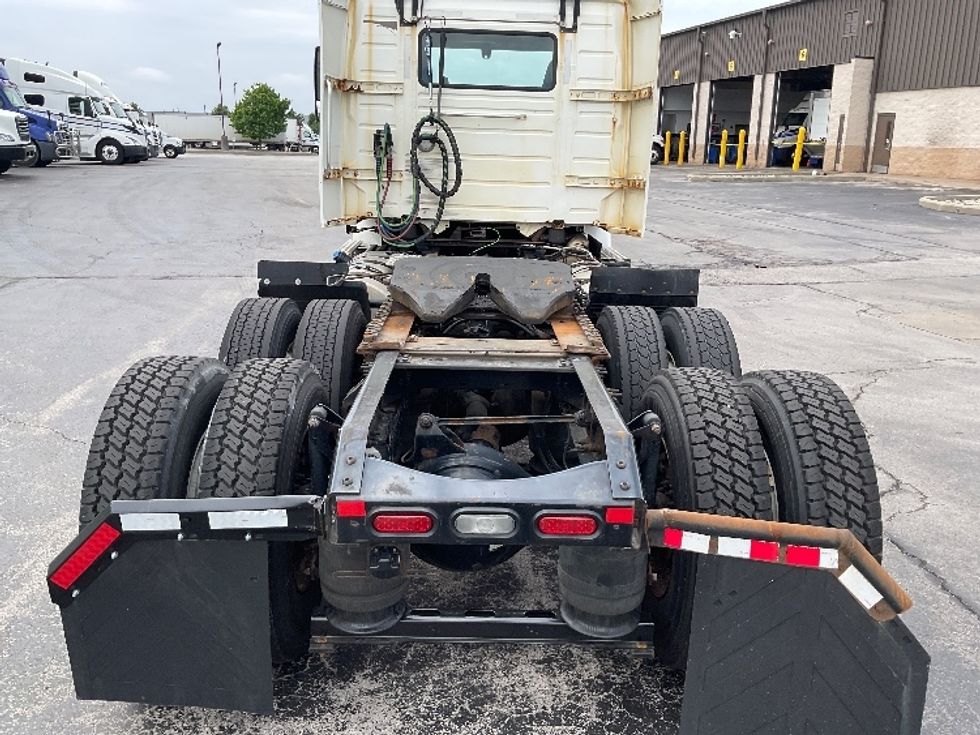 Day Cab Tractor-Heavy Duty Tractors-Volvo-2019-VNR64300-Middlefield-OH-484,108\n\t\tmiles-$ 31,250 - Image 6