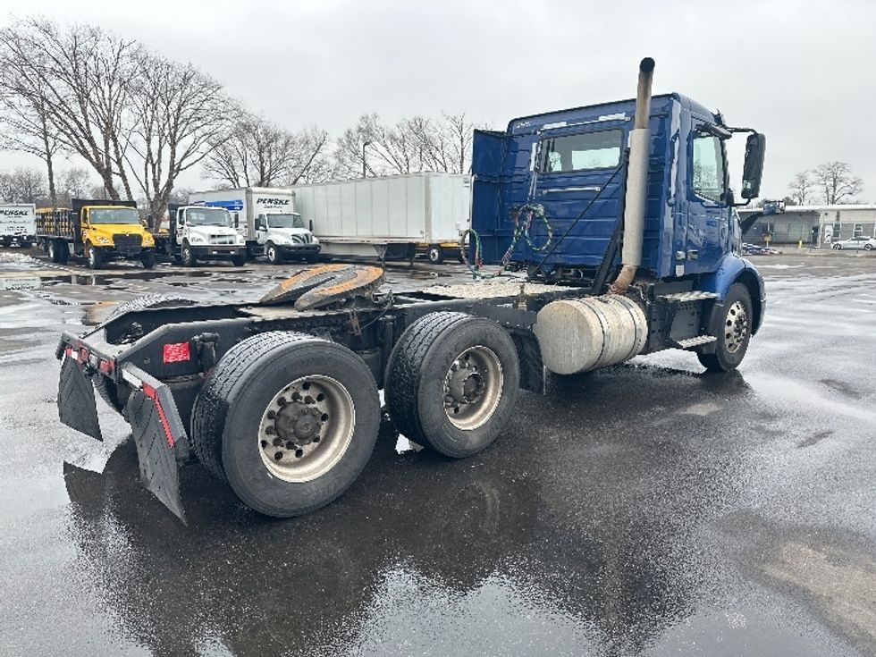 Day Cab Tractor-Heavy Duty Tractors-Volvo-2019-VNR64300-New Castle-DE-455,864\n\t\tmiles-$ 28,500 - Image 7