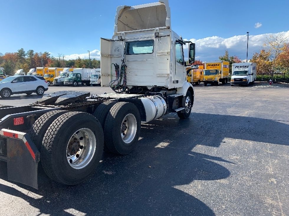Day Cab Tractor-Heavy Duty Tractors-Volvo-2019-VNR64300-Norton-MA-209,501\n\t\tmiles-$ 38,750 - Image 7