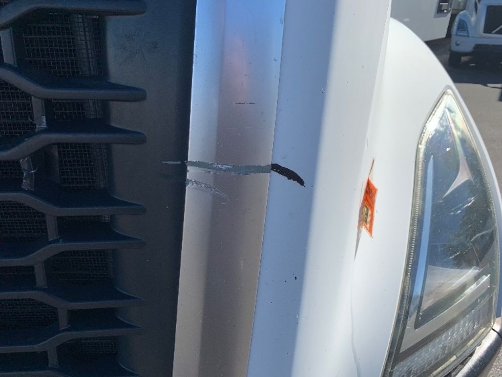 Day Cab Tractor-Heavy Duty Tractors-Volvo-2019-VNR64300-Norton-MA-394,979\n\t\tmiles-$ 34,250 - Image 17