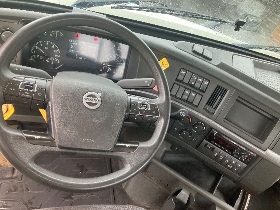 Day Cab Tractor-Heavy Duty Tractors-Volvo-2019-VNR64300-Parsippany-NJ-288,148\n\t\tmiles-$ 44,500 - Image 11
