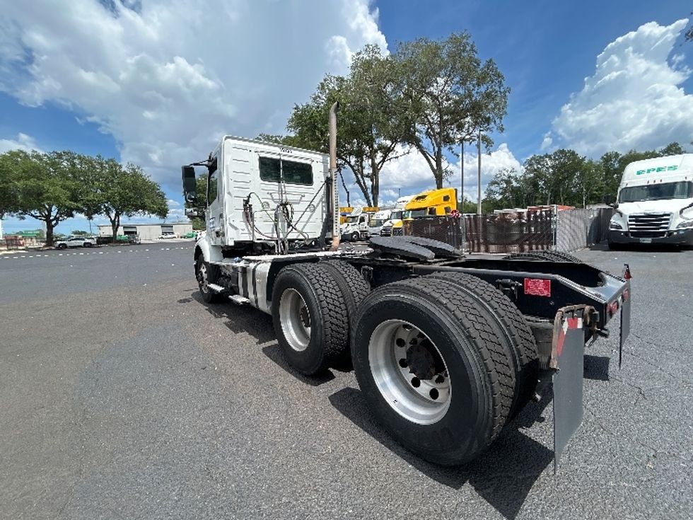 Day Cab Tractor-Heavy Duty Tractors-Volvo-2019-VNR64300-Pensacola-FL-415,360\n\t\tmiles-$ 37,250 - Image 5