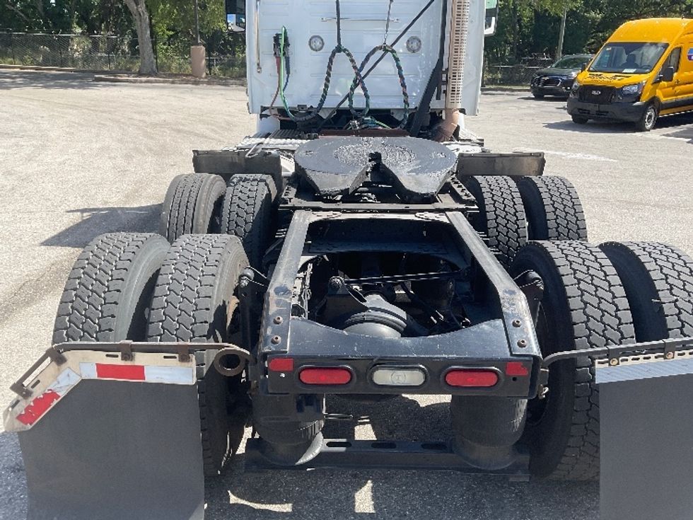Day Cab Tractor-Heavy Duty Tractors-Volvo-2019-VNR64300-Tampa-FL-516,580\n\t\tmiles-$ 32,000 - Image 6