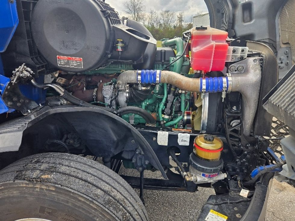 Day Cab Tractor-Heavy Duty Tractors-Volvo-2020-VNL62300-Columbia-TN-839,400\n\t\tmiles-$ 25,000 - Image 15