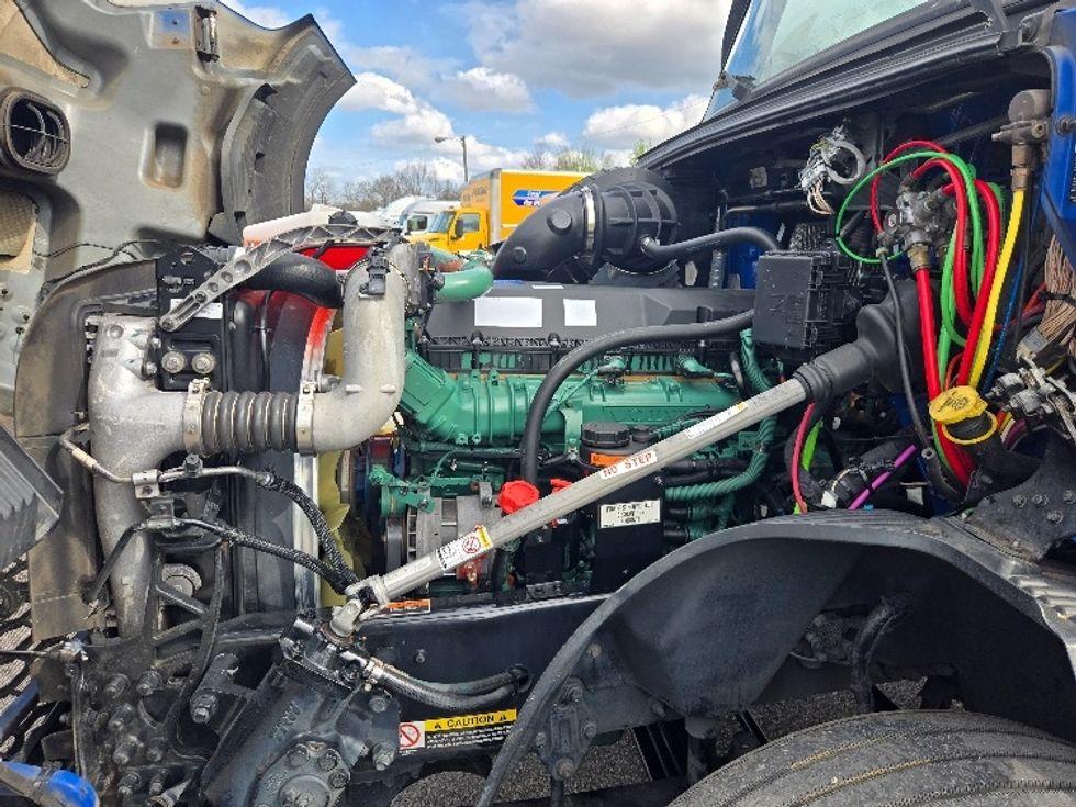 Day Cab Tractor-Heavy Duty Tractors-Volvo-2020-VNL62300-Columbia-TN-839,400\n\t\tmiles-$ 25,000 - Image 16