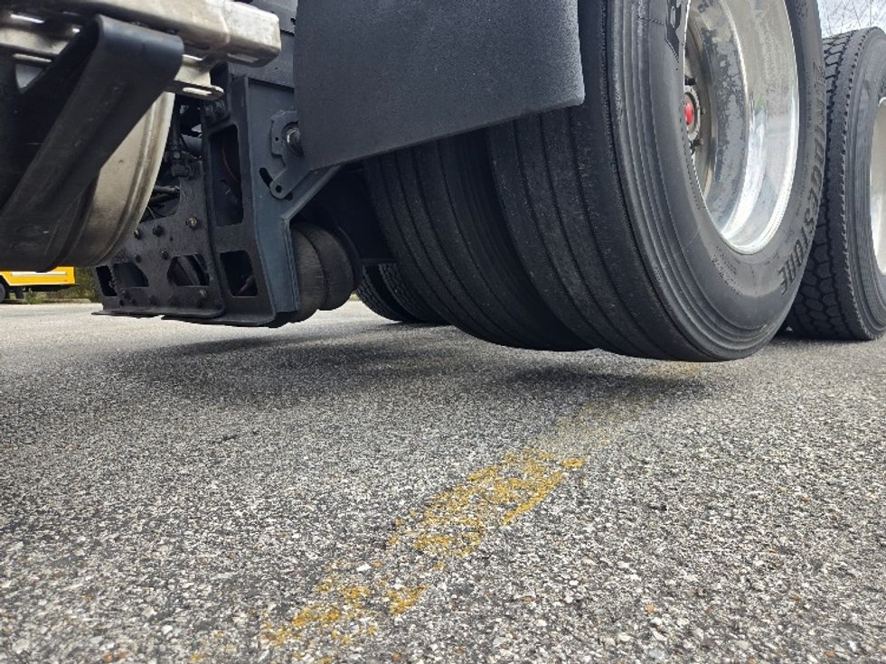 Day Cab Tractor-Heavy Duty Tractors-Volvo-2020-VNL62300-Columbia-TN-839,400\n\t\tmiles-$ 25,000 - Image 17