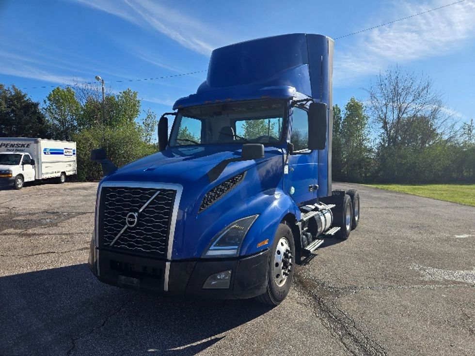 Day Cab Tractor-Heavy Duty Tractors-Volvo-2020-VNL62300-Columbia-TN-839,400\n\t\tmiles-$ 25,000 - Image 3