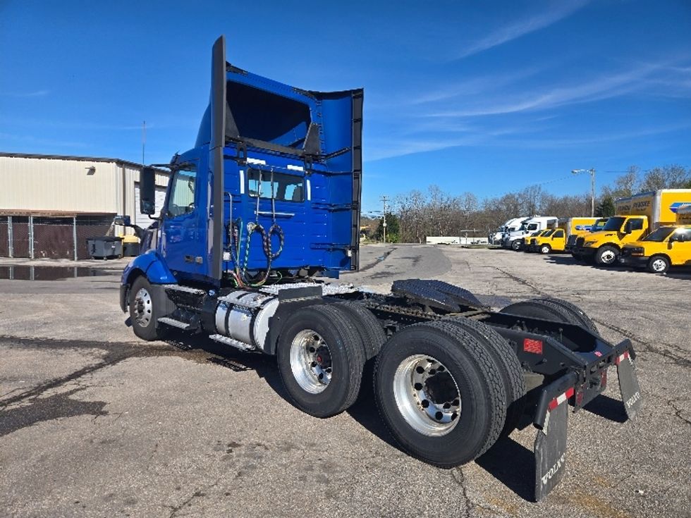 Day Cab Tractor-Heavy Duty Tractors-Volvo-2020-VNL62300-Columbia-TN-839,400\n\t\tmiles-$ 25,000 - Image 5