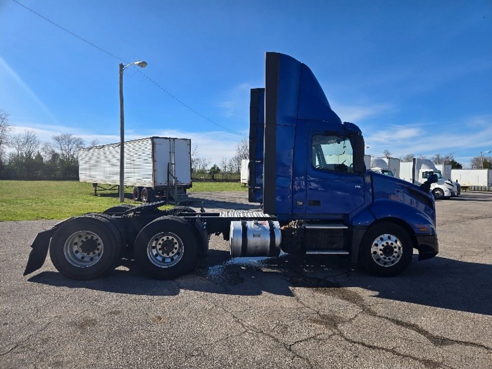 Day Cab Tractor-Heavy Duty Tractors-Volvo-2020-VNL62300-Columbia-TN-839,400\n\t\tmiles-$ 25,000 - Image 8