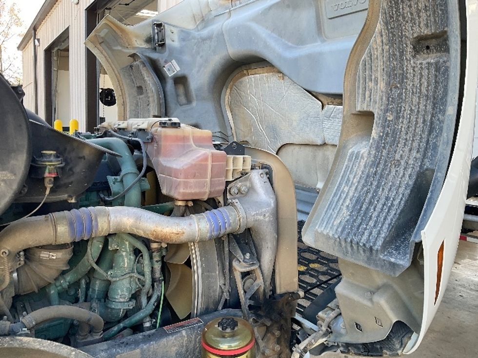 Day Cab Tractor-Heavy Duty Tractors-Volvo-2020-VNL64T300-Albany-GA-237,690\n\t\tmiles-$ 50,750 - Image 16