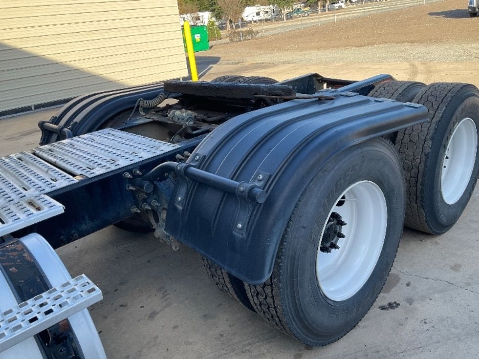 Day Cab Tractor-Heavy Duty Tractors-Volvo-2020-VNL64T300-Albany-GA-237,690\n\t\tmiles-$ 50,750 - Image 18