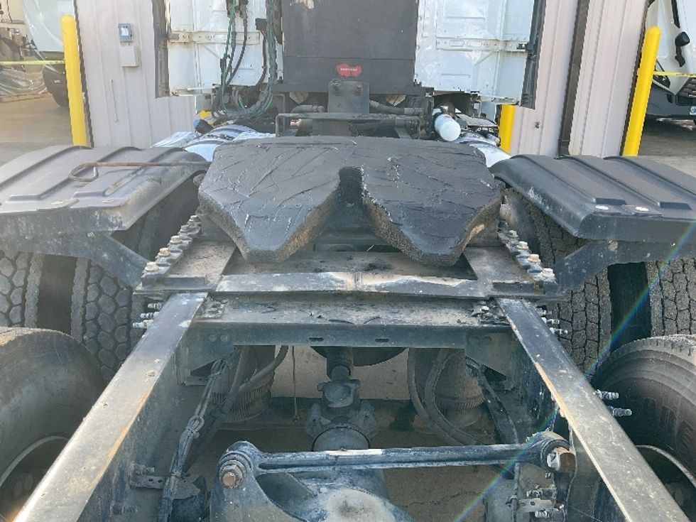 Day Cab Tractor-Heavy Duty Tractors-Volvo-2020-VNL64T300-Albany-GA-237,690\n\t\tmiles-$ 50,750 - Image 6