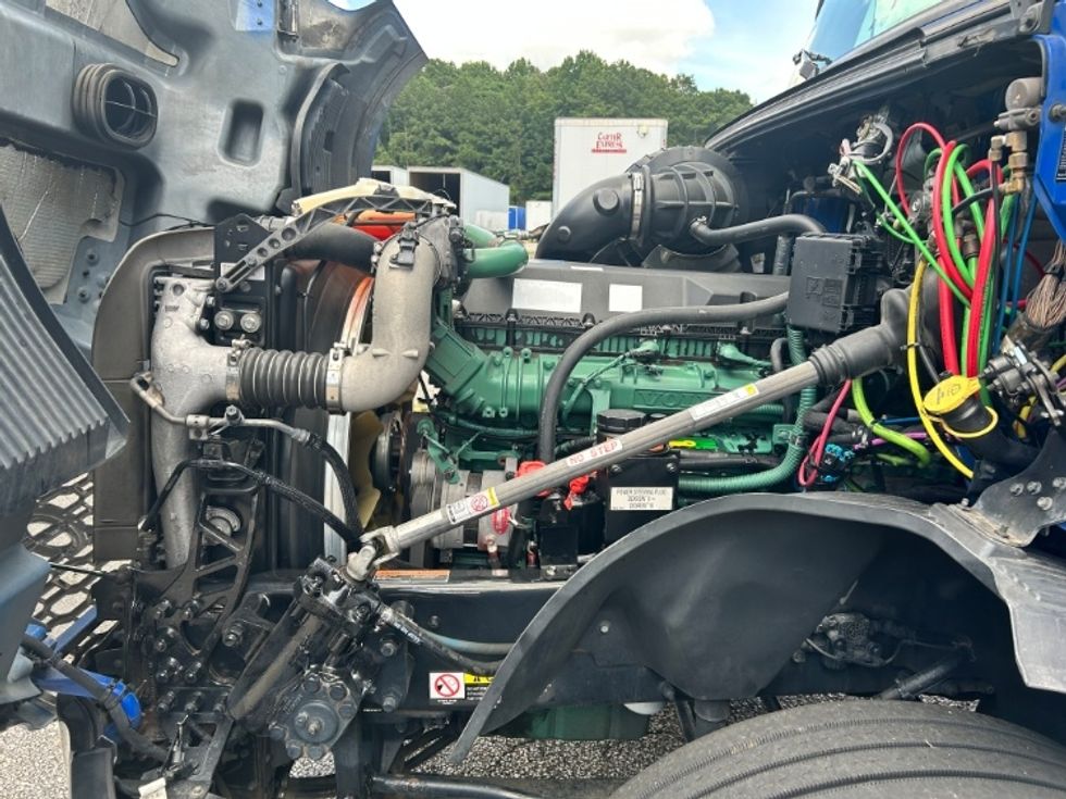 Day Cab Tractor-Heavy Duty Tractors-Volvo-2020-VNL64T300-Atlanta (Forest Park)-GA-843,429\n\t\tmiles-$ 26,500 - Image 16