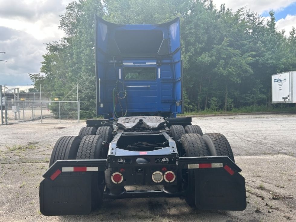 Day Cab Tractor-Heavy Duty Tractors-Volvo-2020-VNL64T300-Atlanta (Forest Park)-GA-843,429\n\t\tmiles-$ 26,500 - Image 6