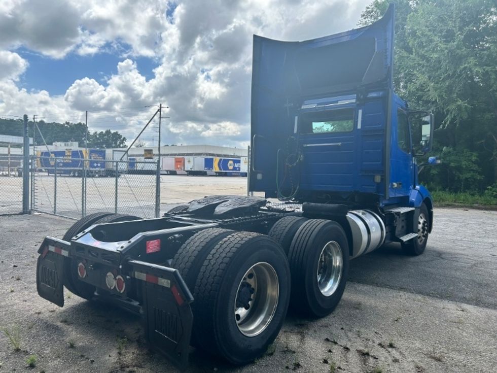 Day Cab Tractor-Heavy Duty Tractors-Volvo-2020-VNL64T300-Atlanta (Forest Park)-GA-843,429\n\t\tmiles-$ 26,500 - Image 7