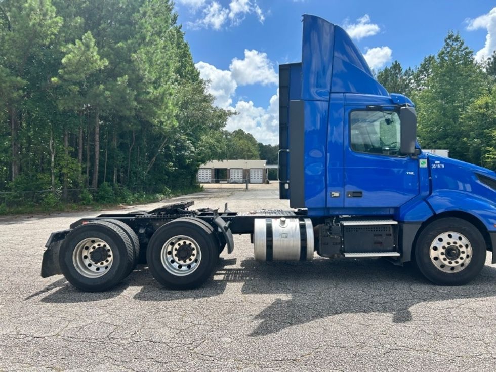 Day Cab Tractor-Heavy Duty Tractors-Volvo-2020-VNL64T300-Atlanta (Forest Park)-GA-843,429\n\t\tmiles-$ 26,500 - Image 8