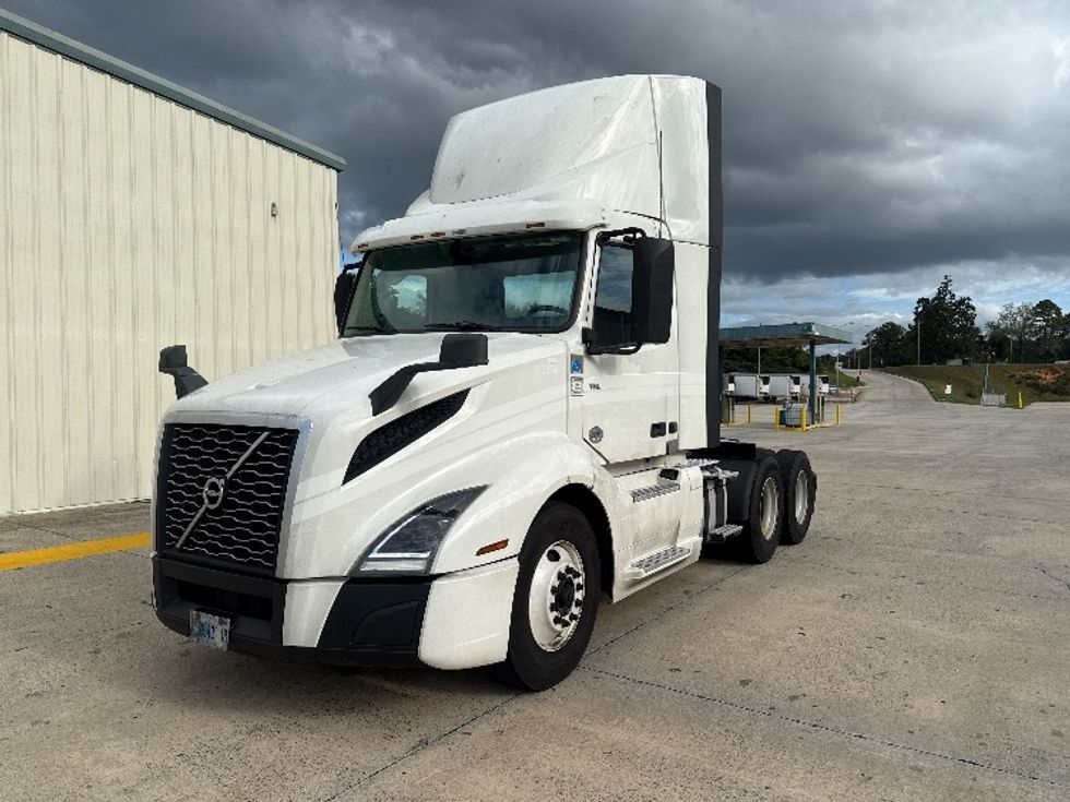Day Cab Tractor-Heavy Duty Tractors-Volvo-2020-VNL64T300-Bessemer-AL-438,833\n\t\tmiles-$ 46,500 - Image 3