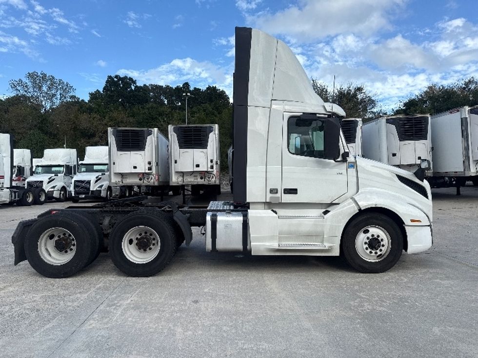 Day Cab Tractor-Heavy Duty Tractors-Volvo-2020-VNL64T300-Bessemer-AL-438,833\n\t\tmiles-$ 46,500 - Image 8