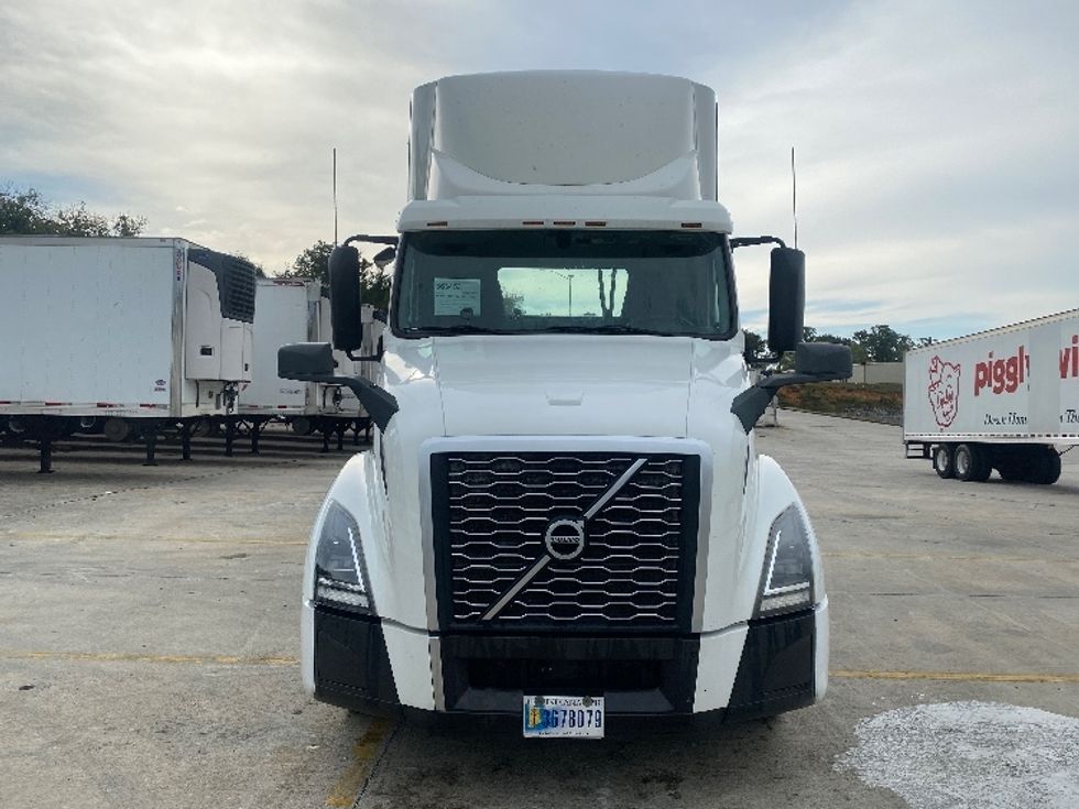 Day Cab Tractor-Heavy Duty Tractors-Volvo-2020-VNL64T300-Bessemer-AL-488,795\n\t\tmiles-$ 42,000 - Image 2