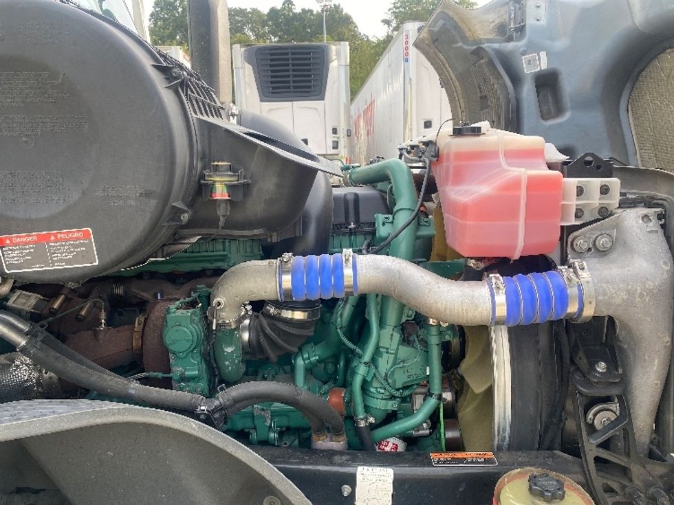 Day Cab Tractor-Heavy Duty Tractors-Volvo-2020-VNL64T300-Bessemer-AL-505,754\n\t\tmiles-$ 40,500 - Image 15