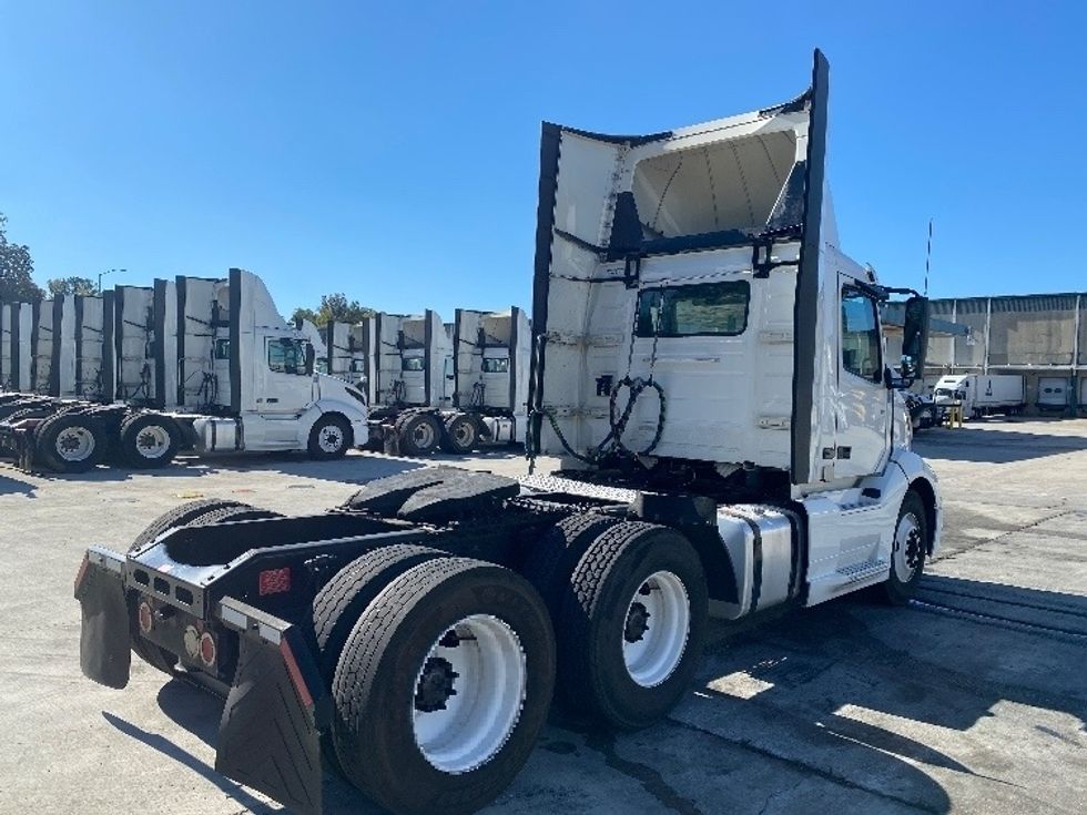 Day Cab Tractor-Heavy Duty Tractors-Volvo-2020-VNL64T300-Bessemer-AL-511,916\n\t\tmiles-$ 39,750 - Image 7