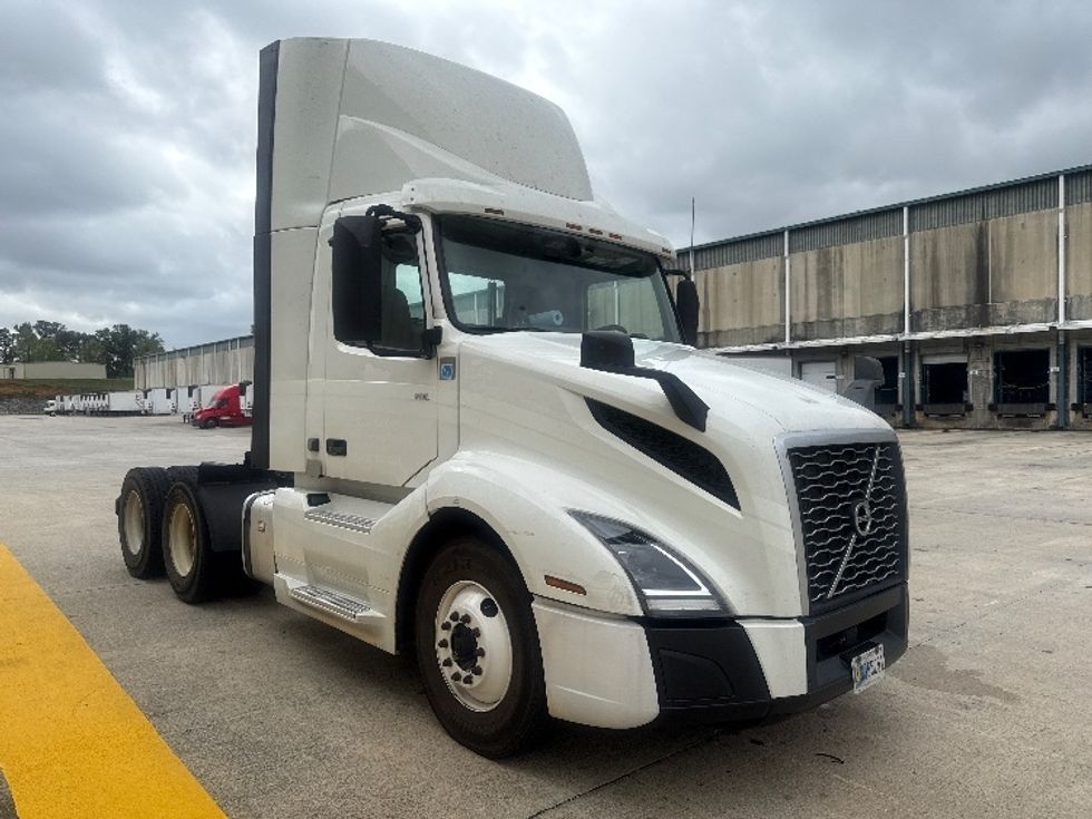 Day Cab Tractor-Heavy Duty Tractors-Volvo-2020-VNL64T300-Bessemer-AL-529,891\n\t\tmiles-$ 38,250 - Image 1
