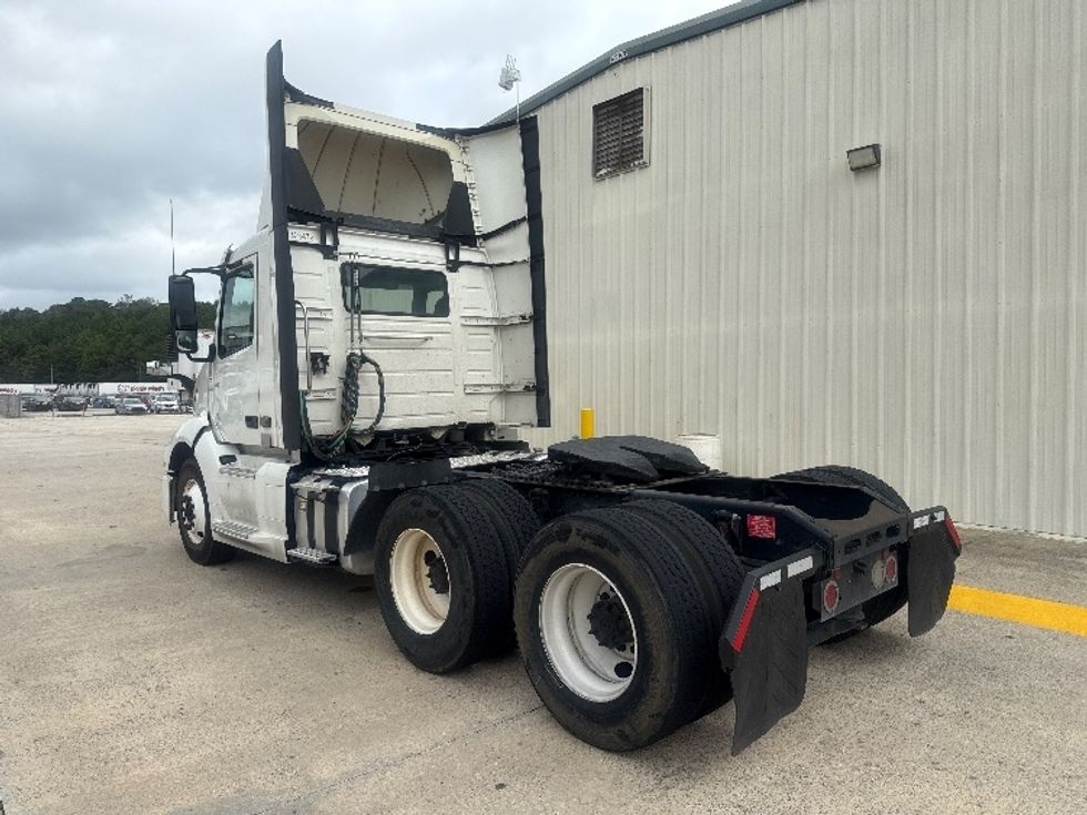 Day Cab Tractor-Heavy Duty Tractors-Volvo-2020-VNL64T300-Bessemer-AL-529,891\n\t\tmiles-$ 38,250 - Image 5
