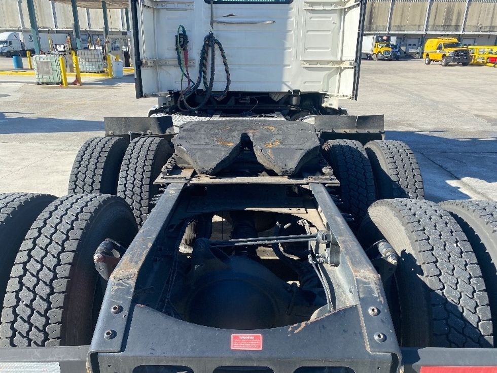 Day Cab Tractor-Heavy Duty Tractors-Volvo-2020-VNL64T300-Bessemer-AL-556,805\n\t\tmiles-$ 35,750 - Image 6