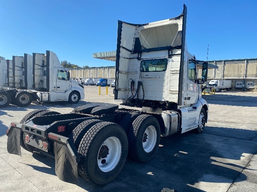 Day Cab Tractor-Heavy Duty Tractors-Volvo-2020-VNL64T300-Bessemer-AL-556,805\n\t\tmiles-$ 35,750 - Image 7