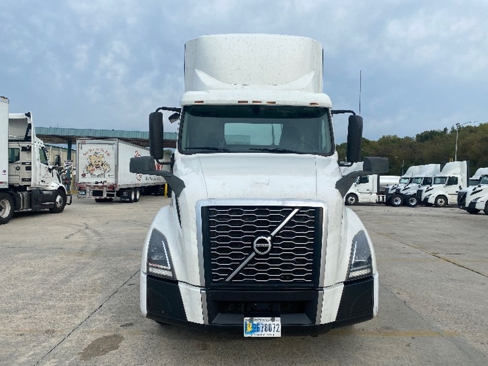 Day Cab Tractor-Heavy Duty Tractors-Volvo-2020-VNL64T300-Bessemer-AL-587,648\n\t\tmiles-$ 33,000 - Image 2