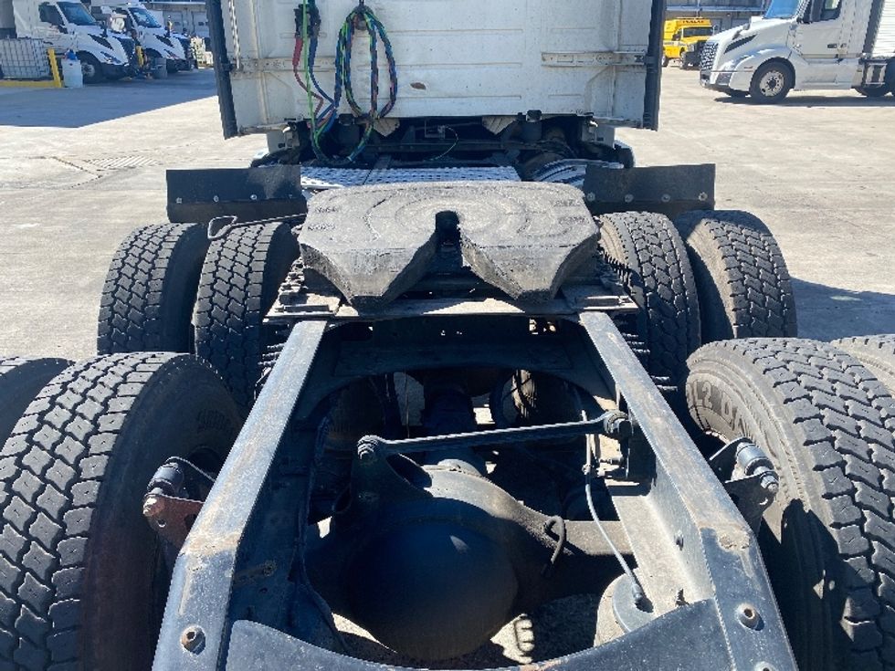 Day Cab Tractor-Heavy Duty Tractors-Volvo-2020-VNL64T300-Bessemer-AL-605,848\n\t\tmiles-$ 31,500 - Image 6